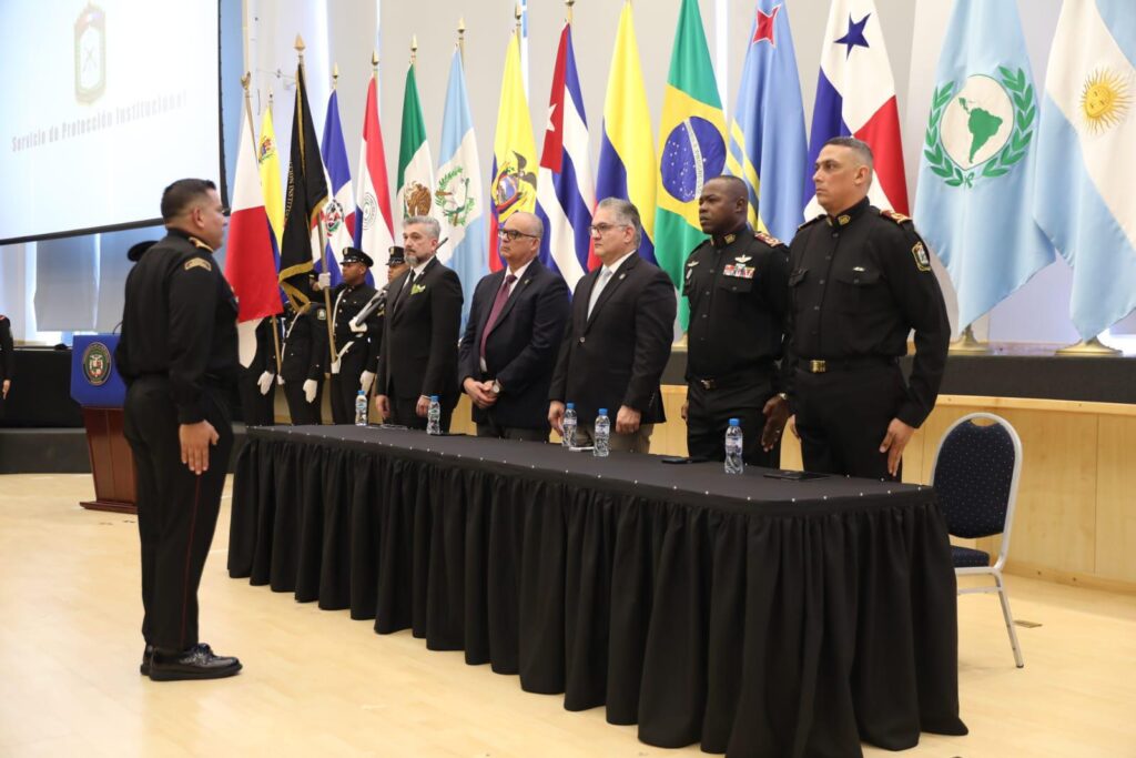 Ministro Orillac juramenta a 114 nuevas unidades del SPI 3 WhatsApp Image 2025 07 24 at 1.29.20 PM