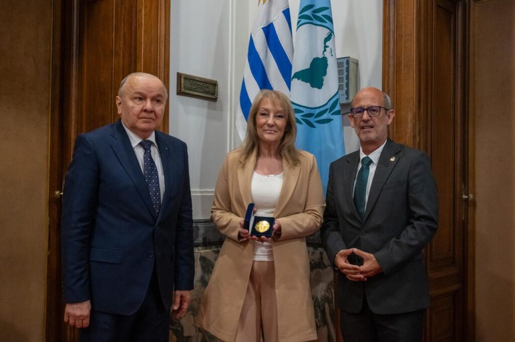 Construcción de una Agenda legislativa común y Robustecimiento de la cooperación interparlamentaria 3 WhatsApp Image 2025 07 24 at 4.51.34 PM 1 1