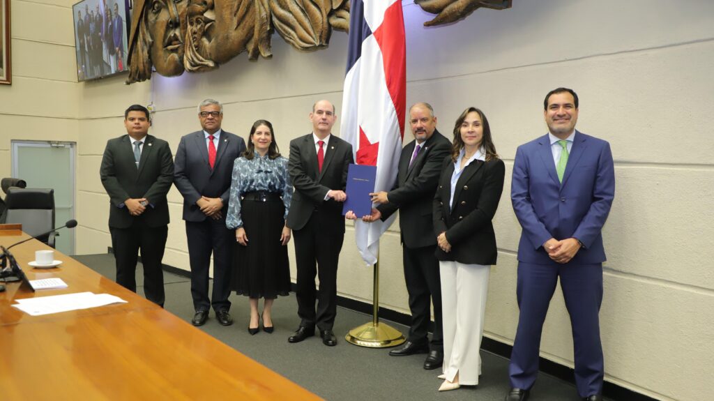 MEF ENTREGA PRESUPUESTO GENERAL DEL ESTADO PARA EL 2026 2 WhatsApp Image 2025 07 31 at 6.15.57 AM