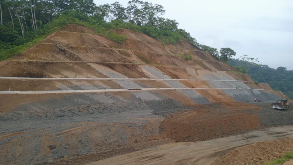 banquetas en la estacion 1k