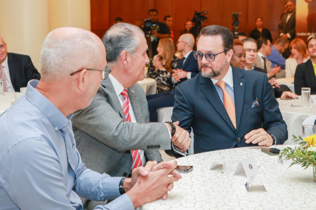 Gobierno Nacional reafirma su respaldo a ferias que impulsan sectores estratégicos y posicionan a Panamá como hub regional 5 WhatsApp Image 2025 08 07 at 9.42.39 PM 1