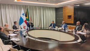 Viceministro Hoyos se reúne en Pretoria con alto funcionario de Cancillería sudafricana