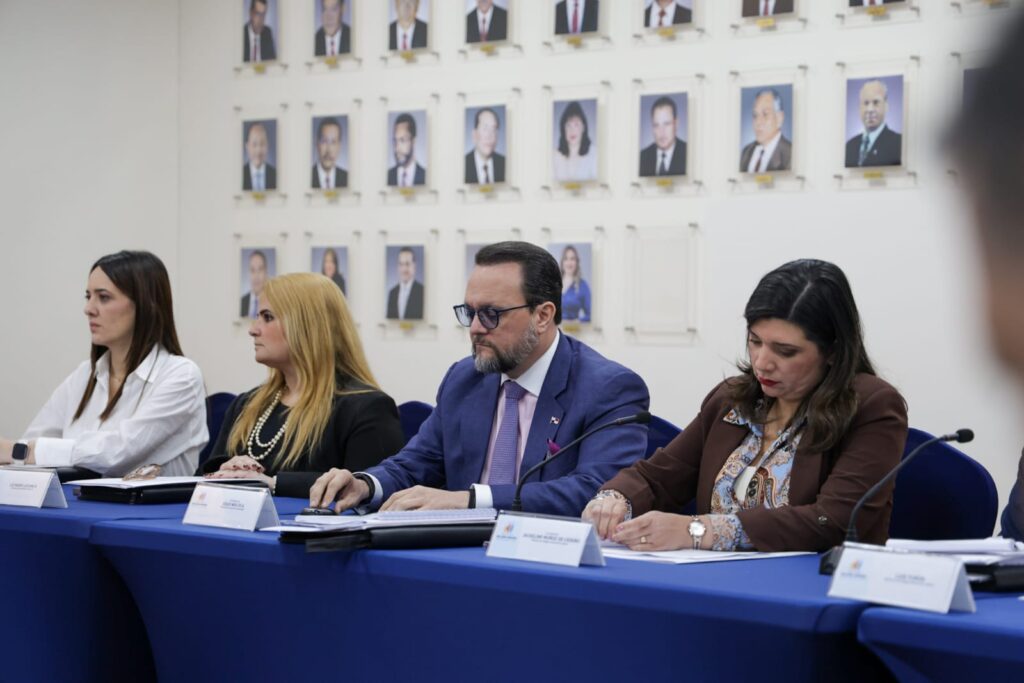 MICI destaca trabajo interinstitucional en consenso histórico sobre nuevo salario mínimo 2 Imagen de WhatsApp 2025 12 11 a las 09.15.01 1b3837de