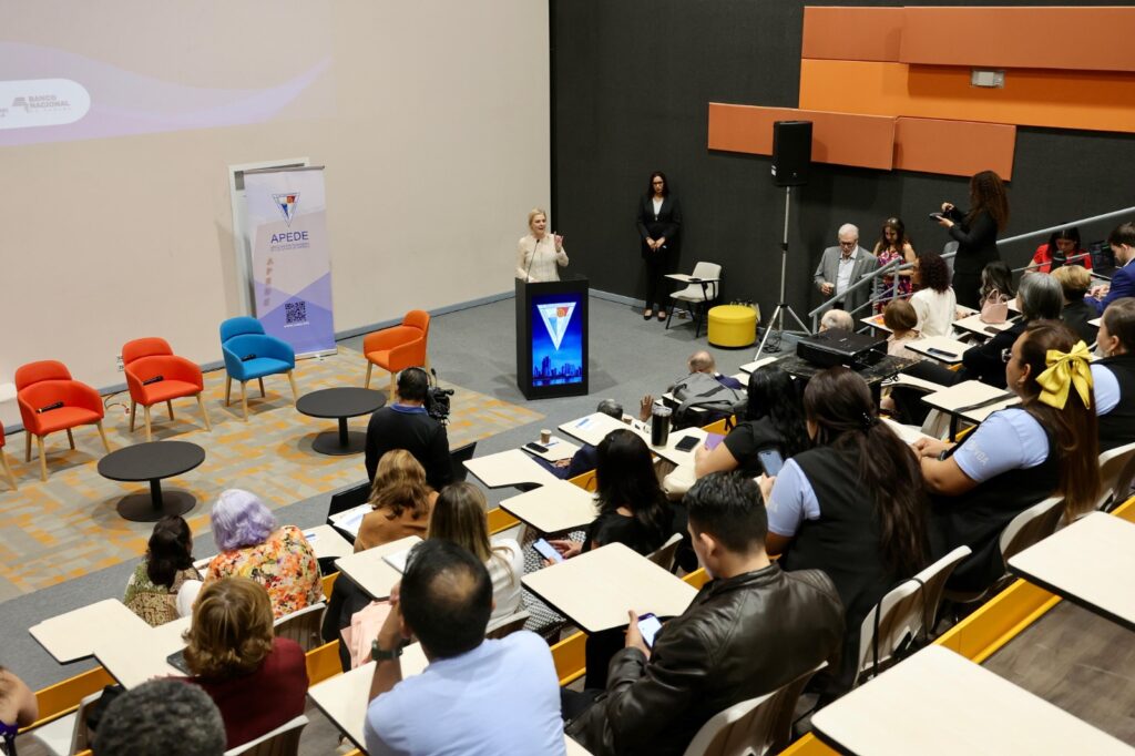 APEDE abre debate nacional sobre calidad educativa y competitividad en su Foro de Educación 2026 2 WhatsApp Image 2026 01 27 at 4.03.13 PM