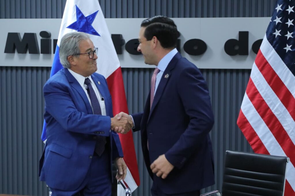 Minsa y el gobierno de los Estados Unidos firman Memorando de Entendimiento para fortalecer el sistema sanitario de Panamá 2 WhatsApp Image 2026 02 25 at 2.44.22 PM