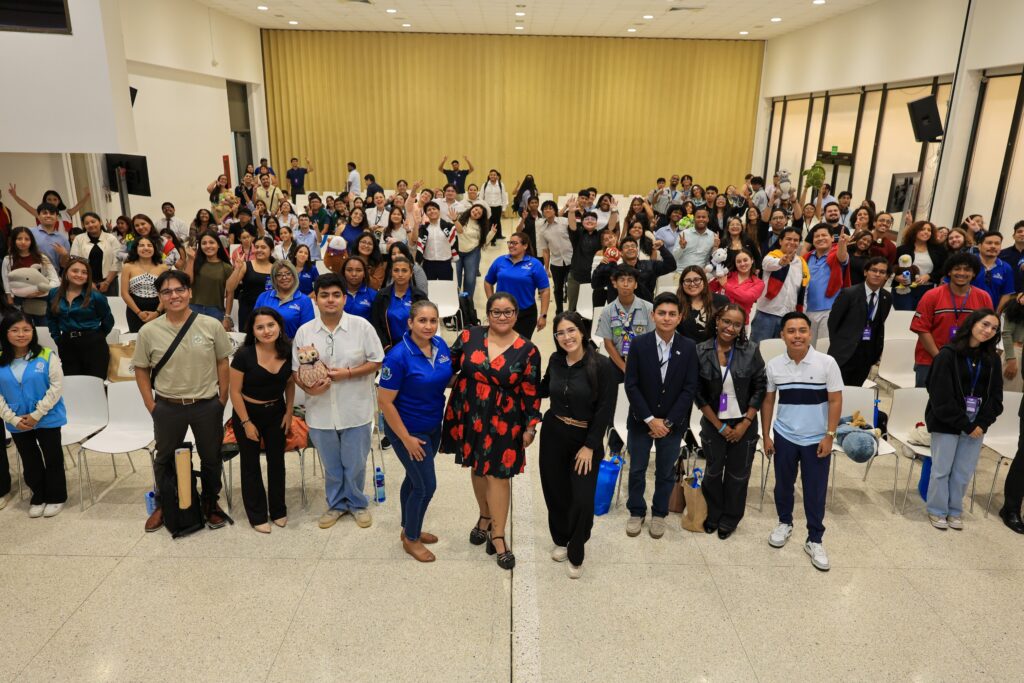 MiAMBIENTE presenta su Programa de Voluntarios Ambientales en el Youth Speak Forum 2026 4 WhatsApp Image 2026 03 26 at 1.15.28 PM