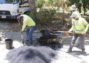Plan de mantenimiento vial en Los Santos beneficia a miles de usuarios