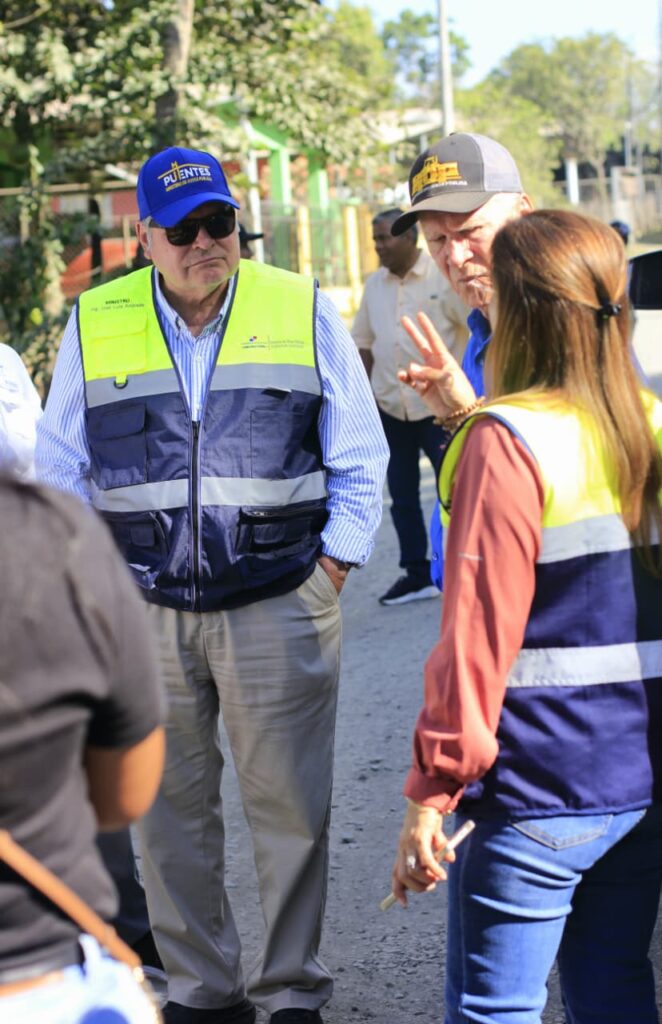 Ministro Andrade inspecciona proyectos viales durante gira en Veraguas 4 65a028d9 7066 478f aa2e 0fc7df6b2c6e