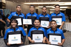 INADEH gradúa a 23 auxiliares logísticos bajo modalidad dual