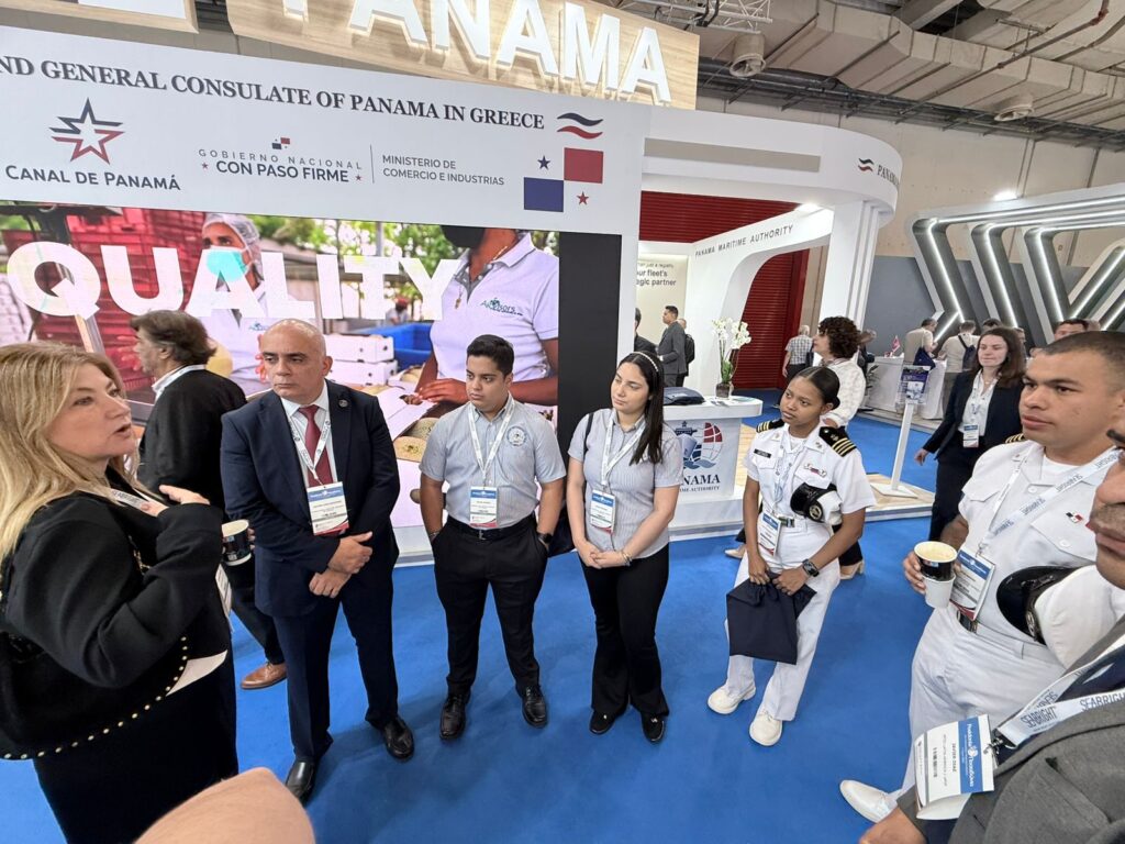 Estudiantes de UMIP representan a Panamá en Posidonia 2026, el principal evento de la industria marítima mundial 4 WhatsApp Image 2026 06 05 at 7.58.26 PM