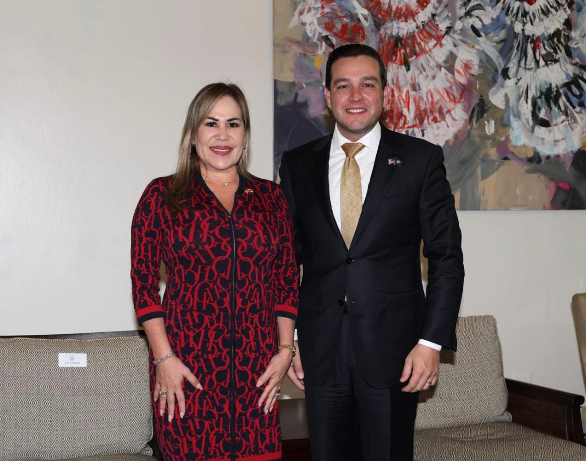 La presidenta de la Asamblea Nacional, diputada Shirley Castañedas, sostuvo un encuentro con el embajador de los Estados Unidos en Panamá, Kevin Marino Cabrera.