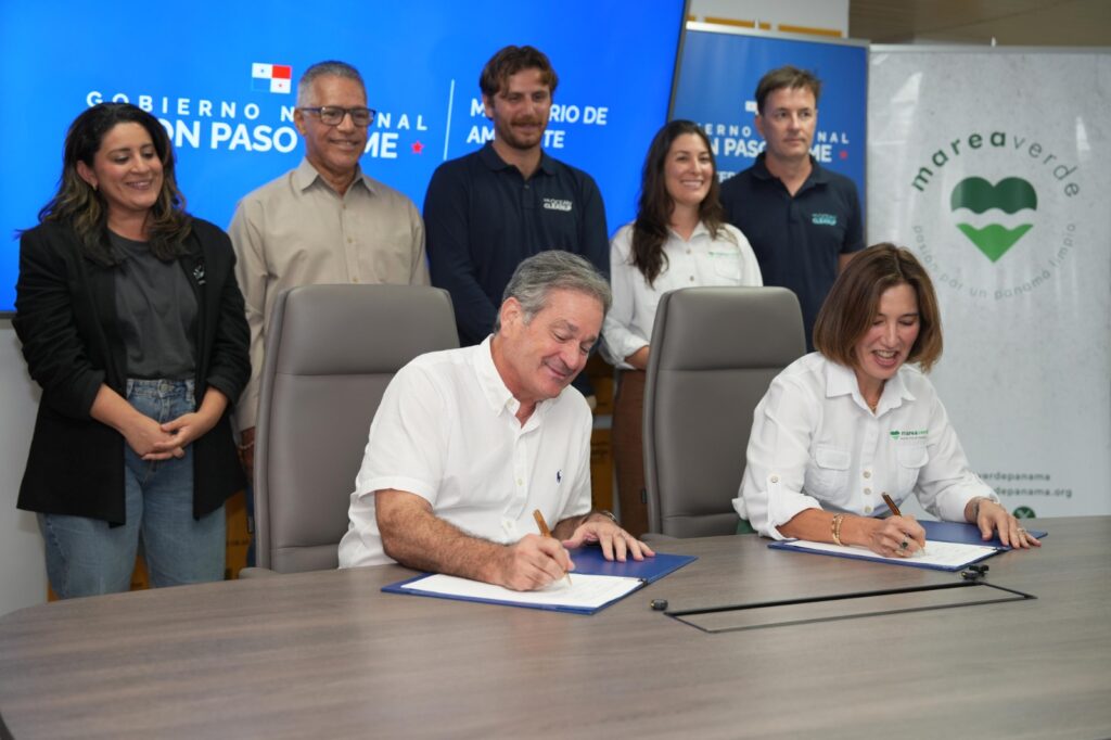MiAMBIENTE y Marea Verde unen esfuerzos para reducir los residuos sólidos en siete ríos urbanos de Panamá 2 WhatsApp Image 2026 07 09 at 6.04.37 AM 2