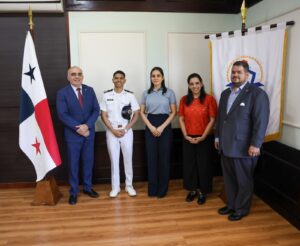 Estudiante UMIP hace historia al ingresar a la flota de Tsakos Shipping & Tradin