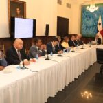 Ministro Orillac lidera reunión con diputados para explicar paquete de reformas a la Ley 6 de Energía