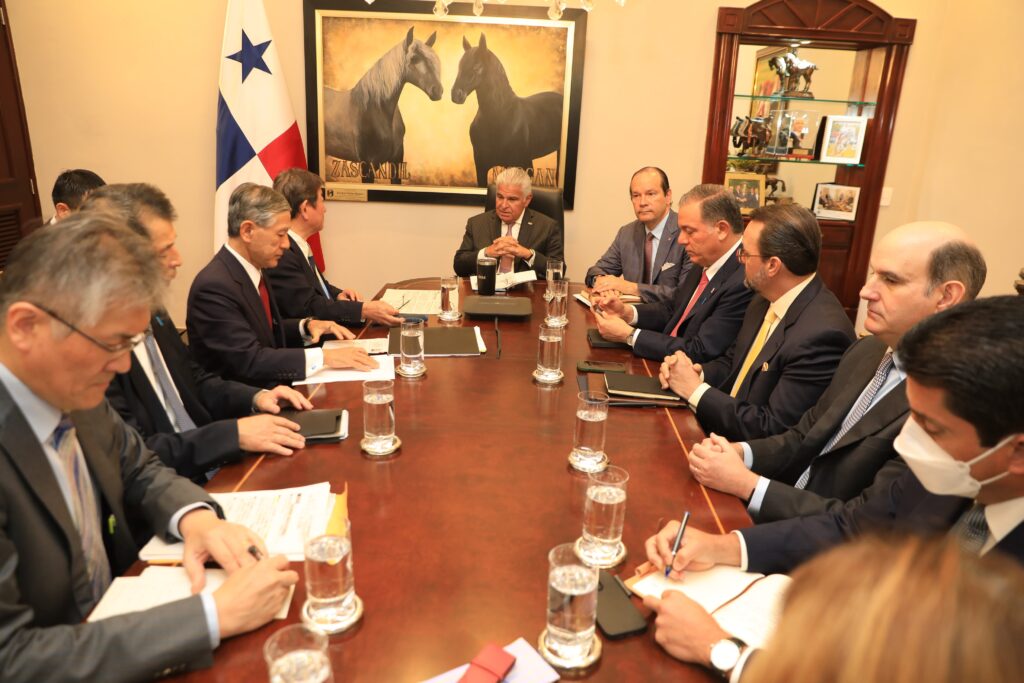 Extensión de la Línea 3 del Metro, Cerro Patacón y Tratado de Neutralidad, puntos del encuentro entre el presidente Mulino y el canciller japonés Motegi· Ambos países avanzan en el establecimiento de un vuelo directo, exploran oportunidades en otros proyectos como el tren y las nuevas concesiones portuarias. 2 1002647054