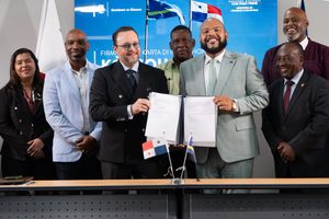 Panamá y Curazao fortalecen la cooperación comercial, logística y de inversión.
