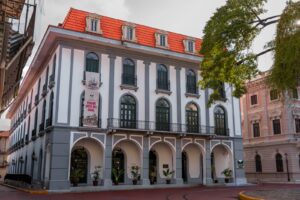 Panamá integra selecto programa internacional de liderazgo en patrimonio cultural de Yale