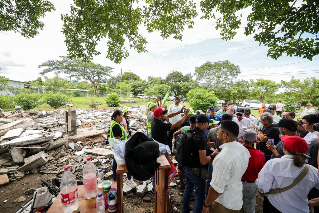 Mulino hace realidad promesa de una casa nueva a familia que perdió su hogar durante el sismo en Herrera 2 1000176137